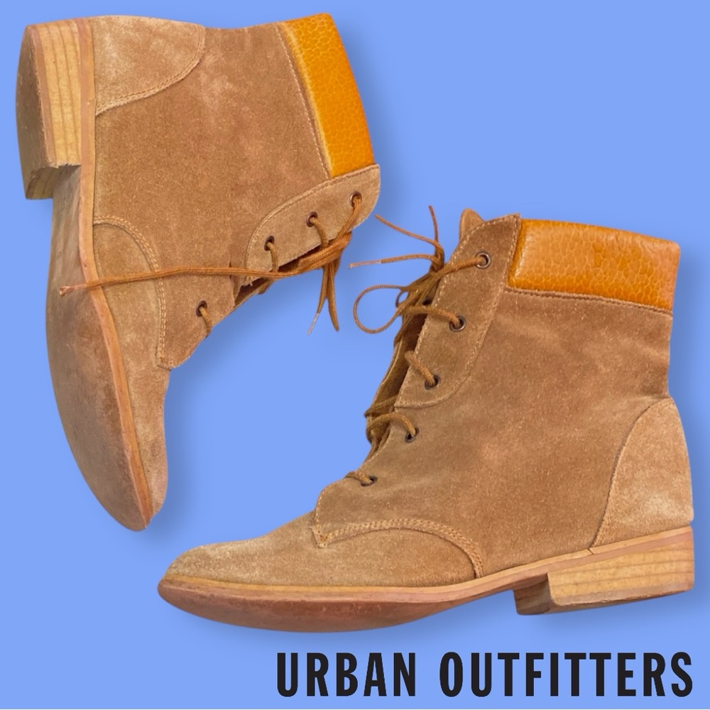 Urban Outfitters Brown Tan Suede Leather Lace Up Ankle Booties Size 7 Retro Flat